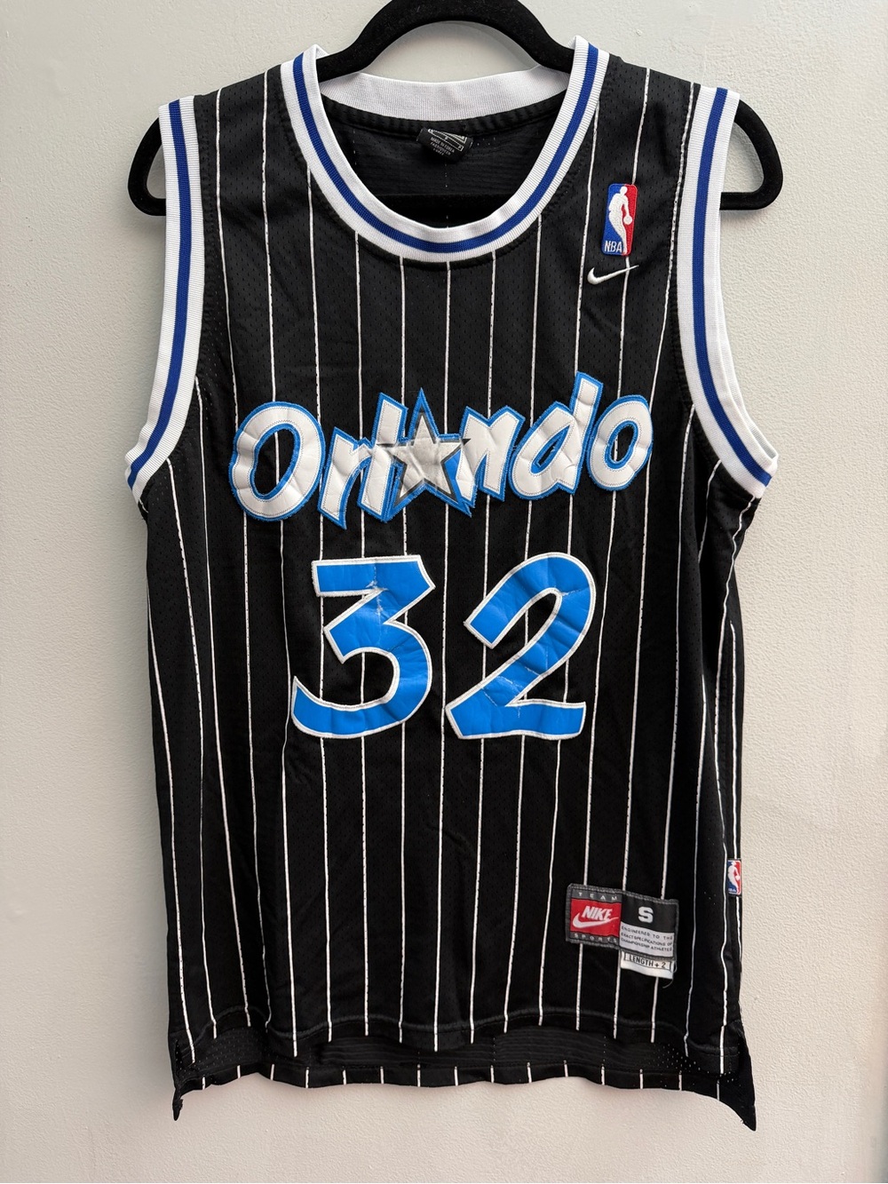 Nike Team Sports Orlando Magic Shaquille O'Neal #32 jersey, Size Small